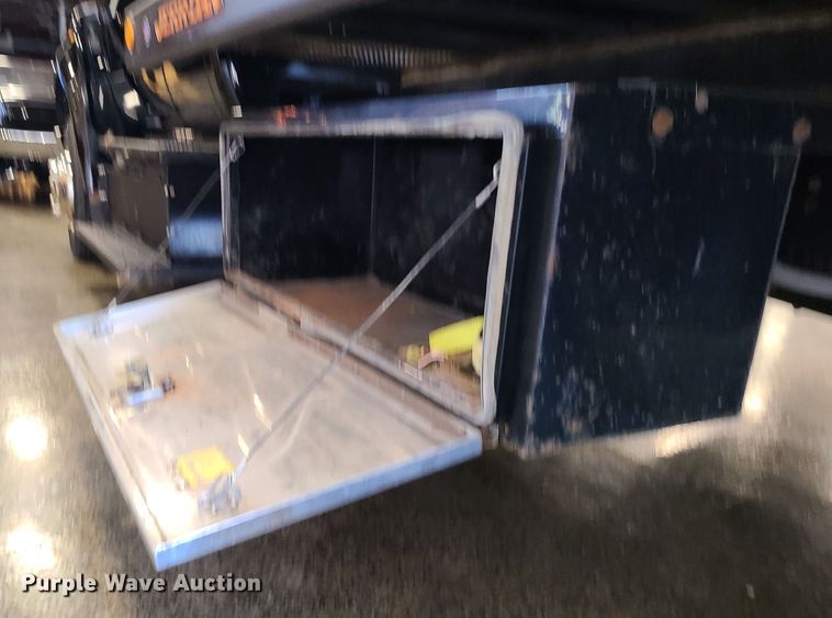 image for item MX9776 2016 Ford F650  rollback truck