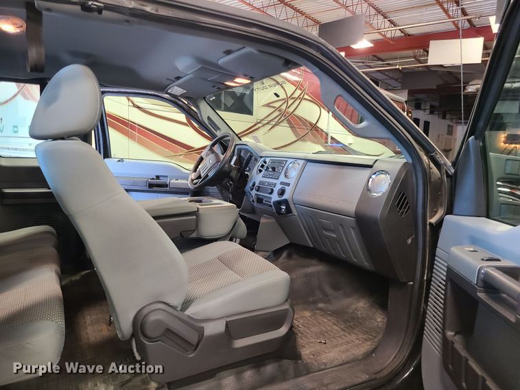 image for item MX9776 2016 Ford F650  rollback truck