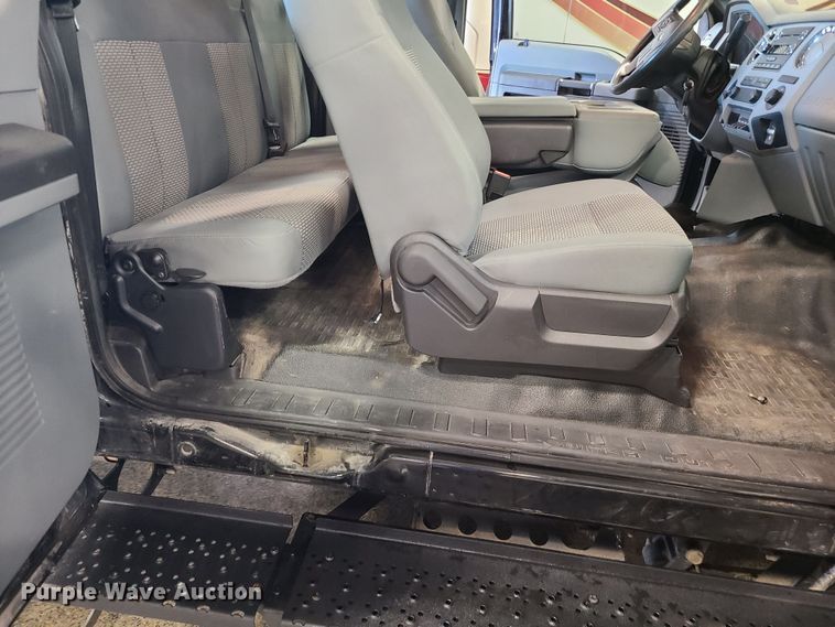 image for item MX9776 2016 Ford F650  rollback truck