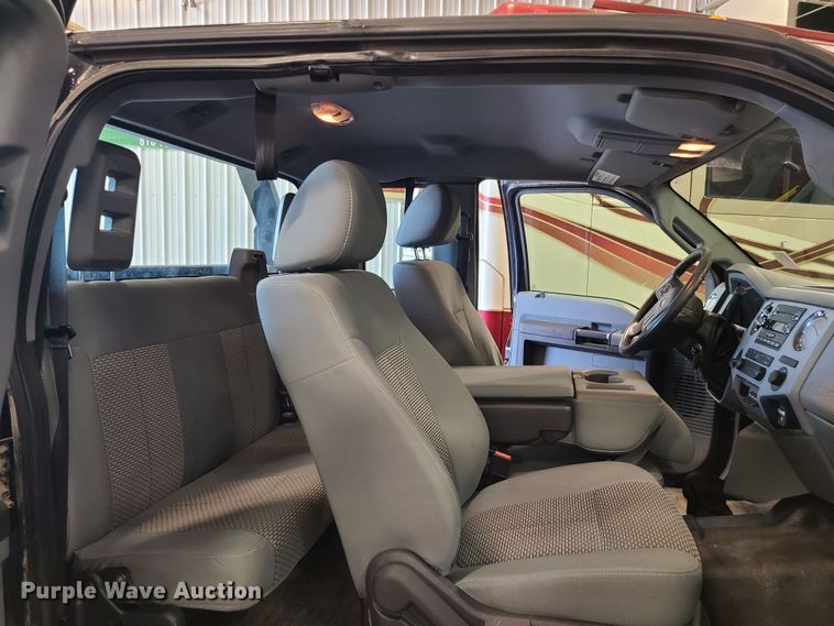 image for item MX9776 2016 Ford F650  rollback truck