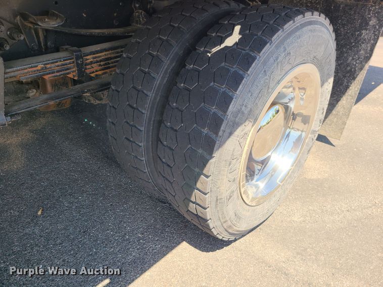 image for item MX9776 2016 Ford F650  rollback truck