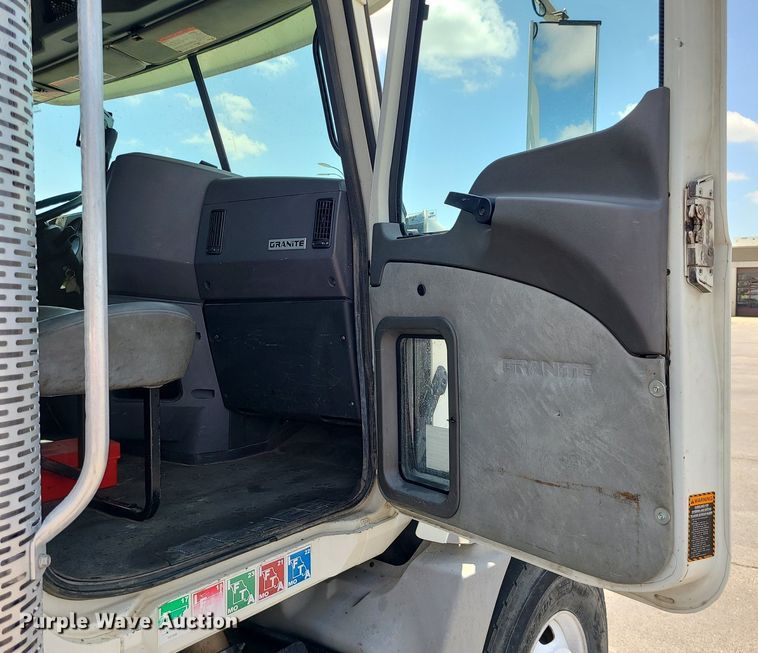 image for item MX9779 2013 Mack GU533  rollback truck