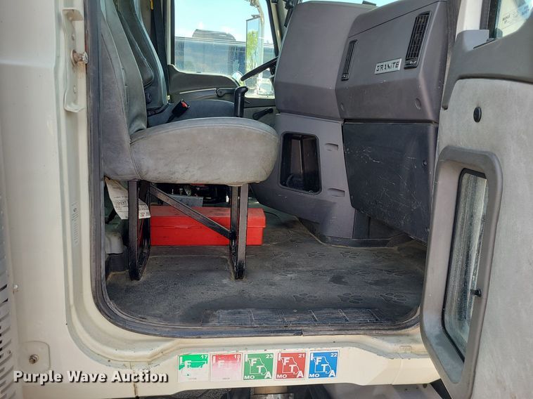 image for item MX9779 2013 Mack GU533  rollback truck