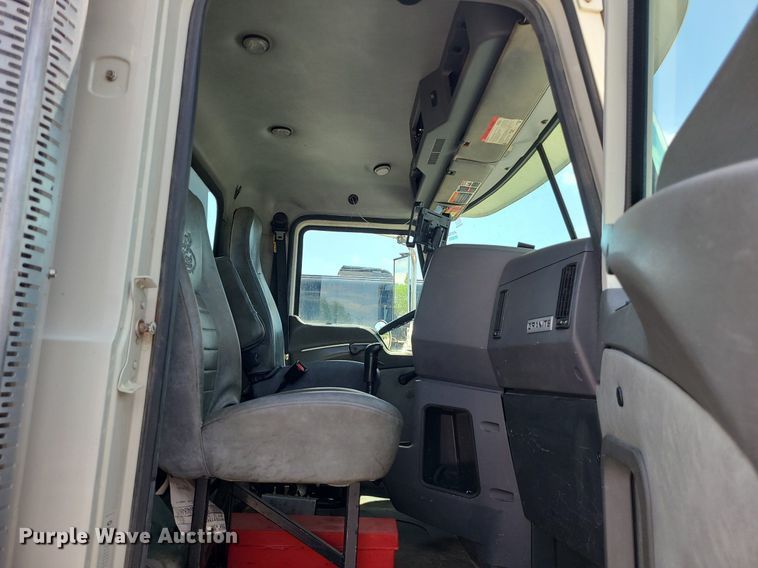 image for item MX9779 2013 Mack GU533  rollback truck