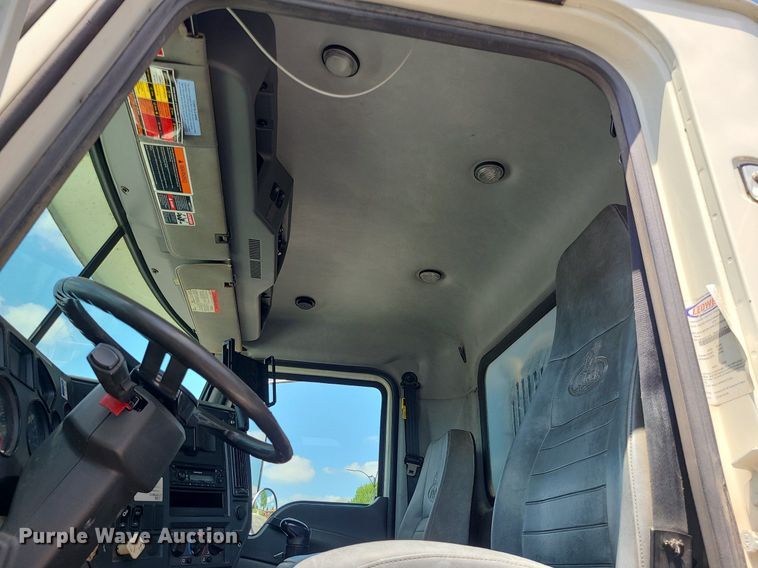 image for item MX9779 2013 Mack GU533  rollback truck