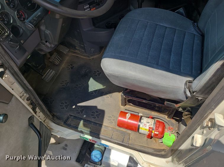 image for item MX9779 2013 Mack GU533  rollback truck