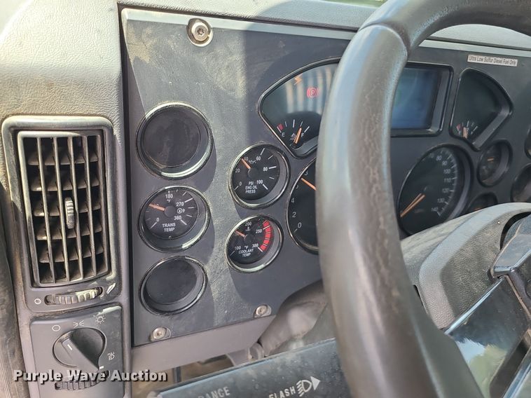 image for item MX9779 2013 Mack GU533  rollback truck