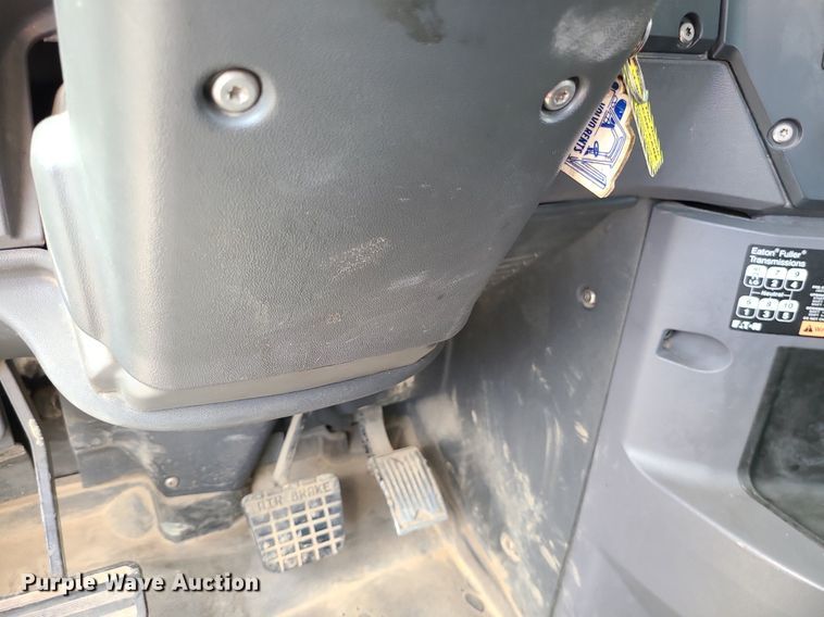 image for item MX9779 2013 Mack GU533  rollback truck