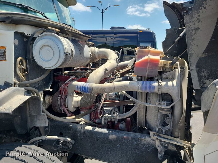 image for item MX9779 2013 Mack GU533  rollback truck