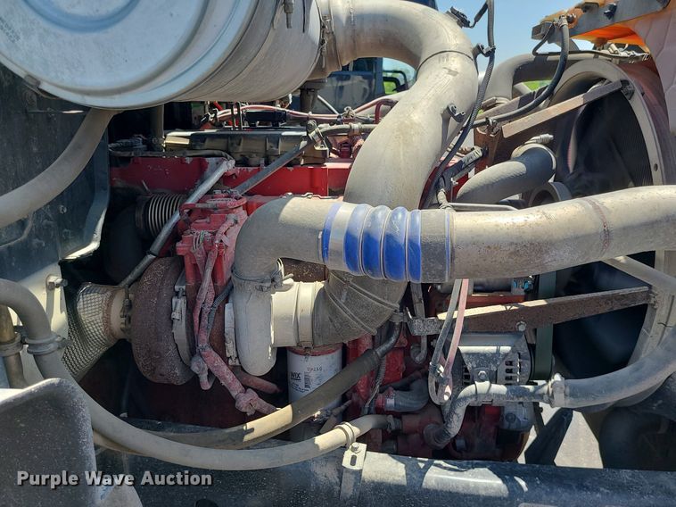 image for item MX9779 2013 Mack GU533  rollback truck