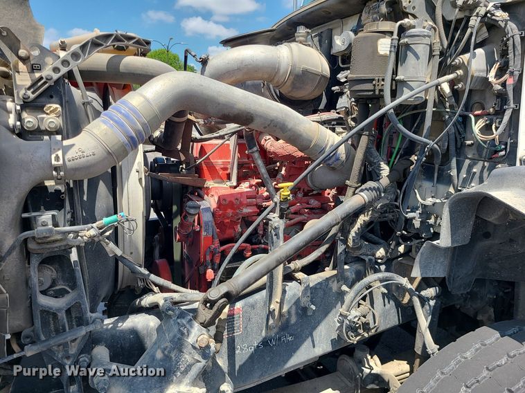 image for item MX9779 2013 Mack GU533  rollback truck