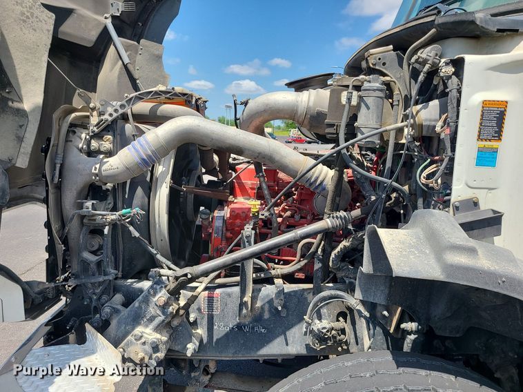 image for item MX9779 2013 Mack GU533  rollback truck