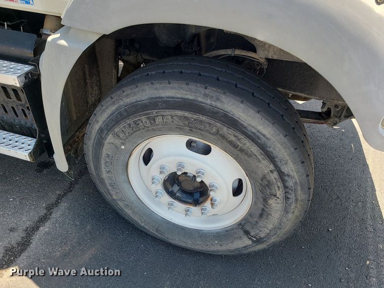 image for item MX9779 2013 Mack GU533  rollback truck