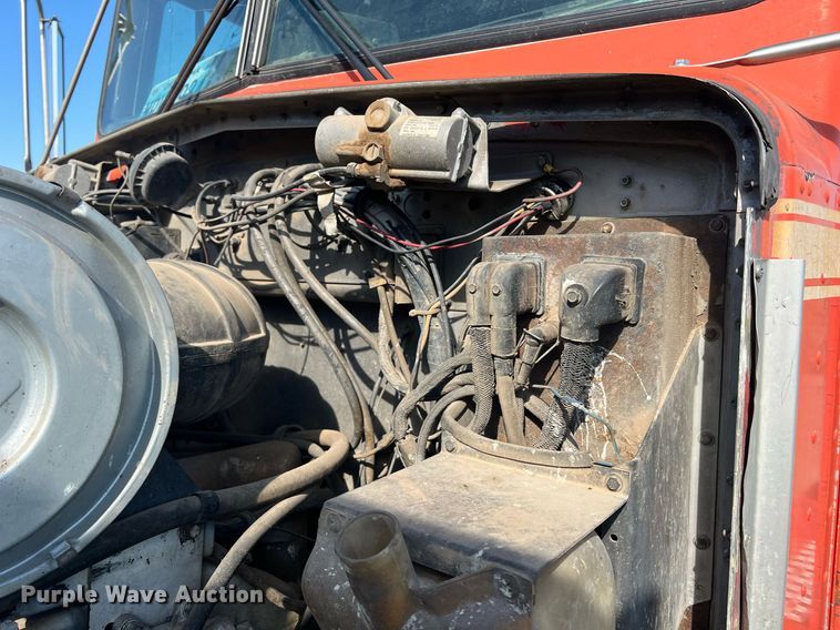 image for item MY9753 1986 Kenworth T660  dump truck