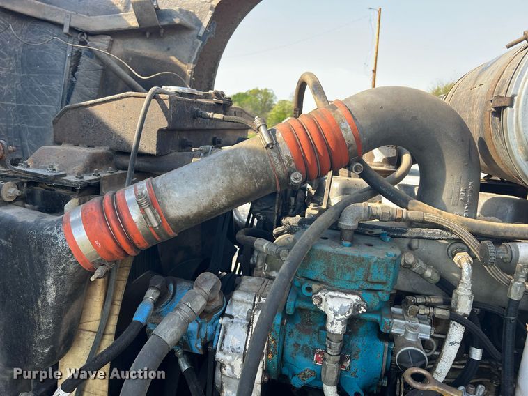 image for item MY9753 1986 Kenworth T660  dump truck