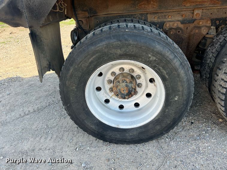 image for item MY9753 1986 Kenworth T660  dump truck