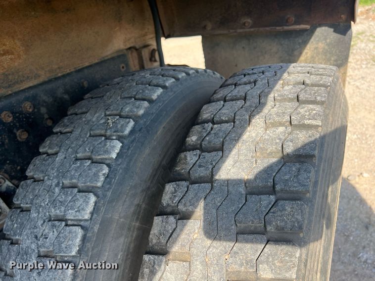 image for item MY9753 1986 Kenworth T660  dump truck