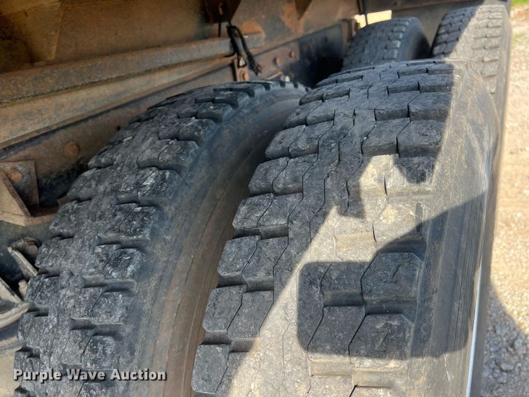 image for item MY9753 1986 Kenworth T660  dump truck