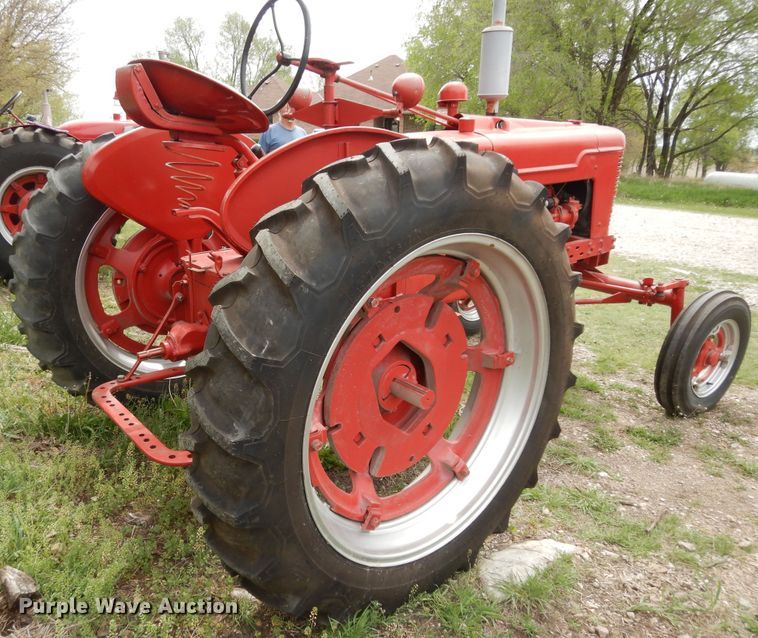 image for item DK1807 International Farmall H  tractor