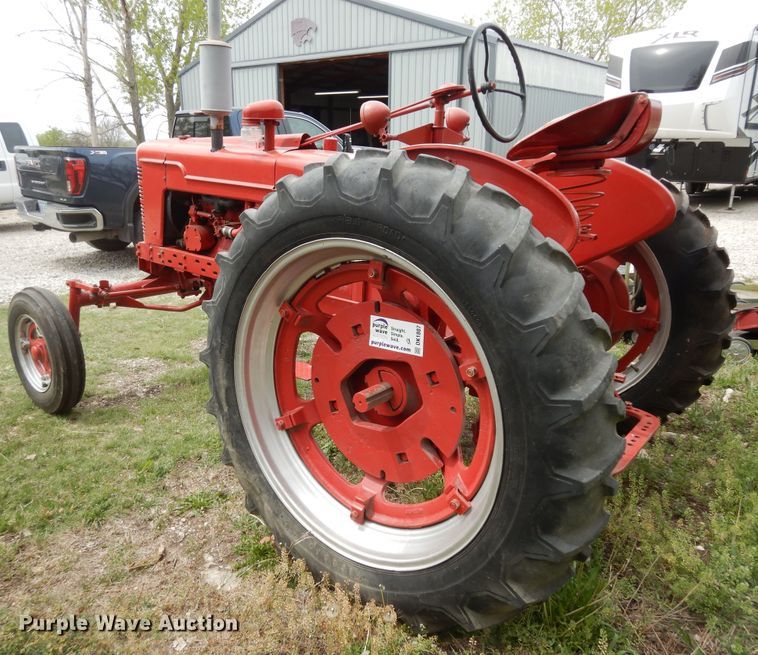 image for item DK1807 International Farmall H  tractor