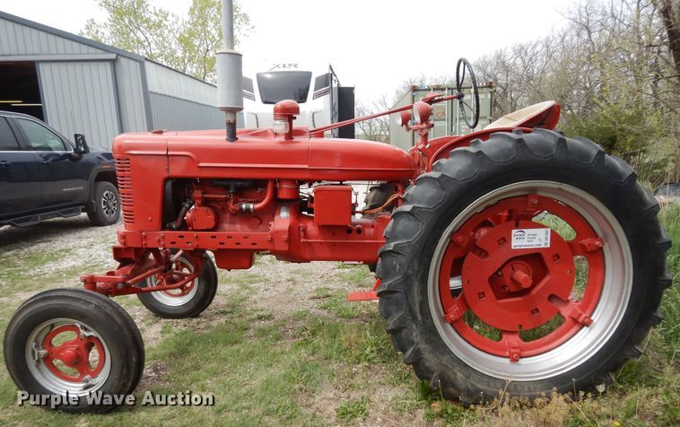 image for item DK1807 International Farmall H  tractor