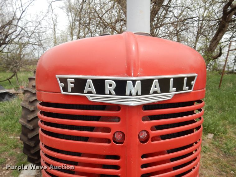 image for item DK1807 International Farmall H  tractor
