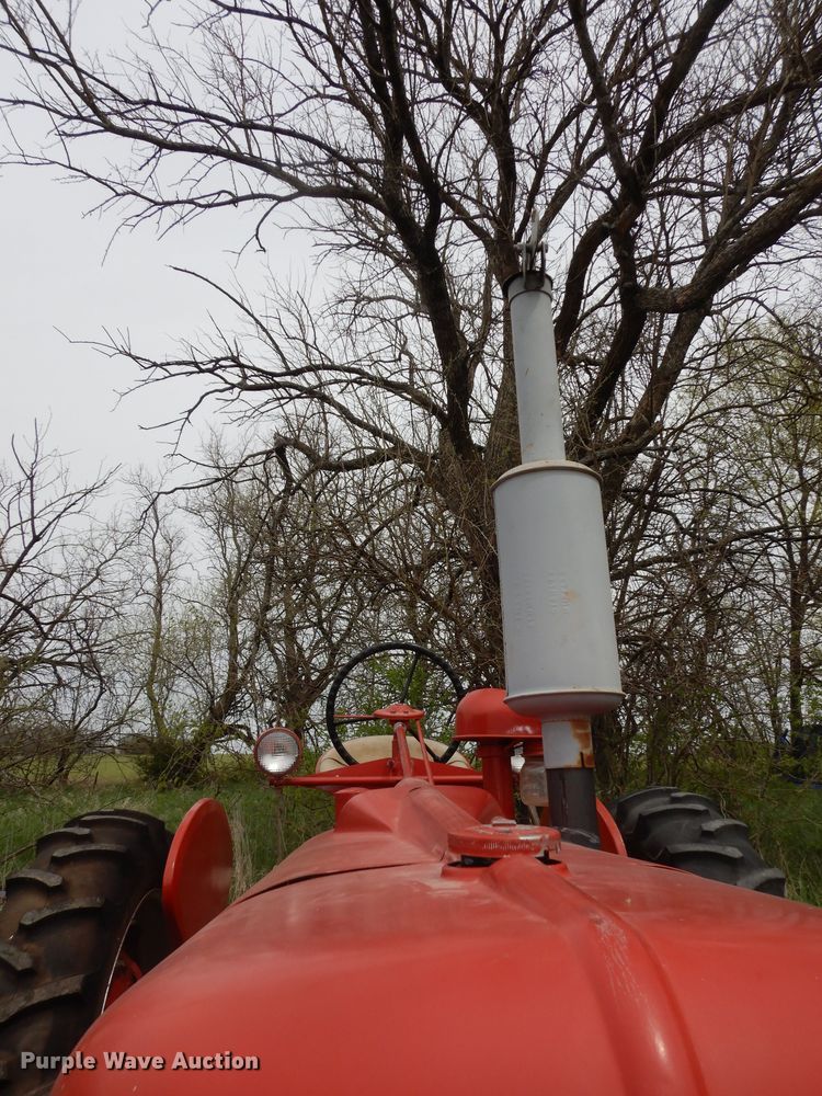 image for item DK1807 International Farmall H  tractor