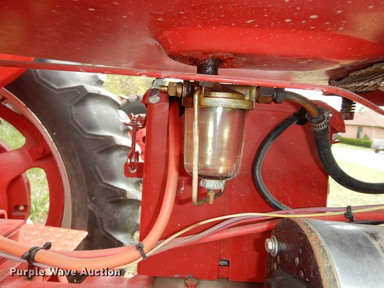 image for item DK1807 International Farmall H  tractor