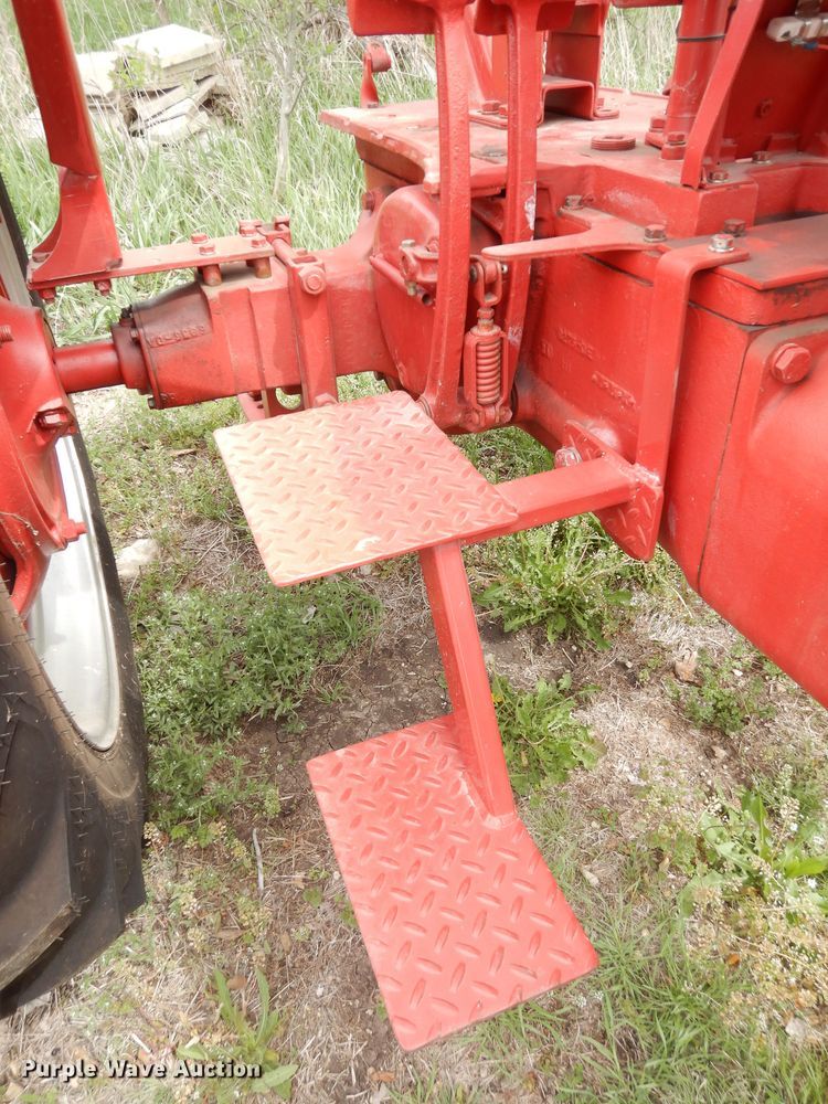 image for item DK1807 International Farmall H  tractor