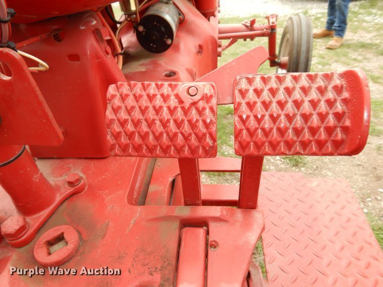 image for item DK1807 International Farmall H  tractor