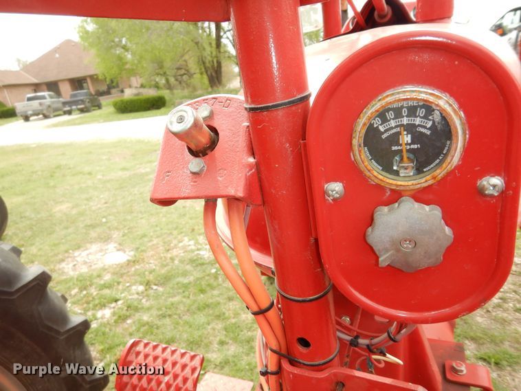 image for item DK1807 International Farmall H  tractor