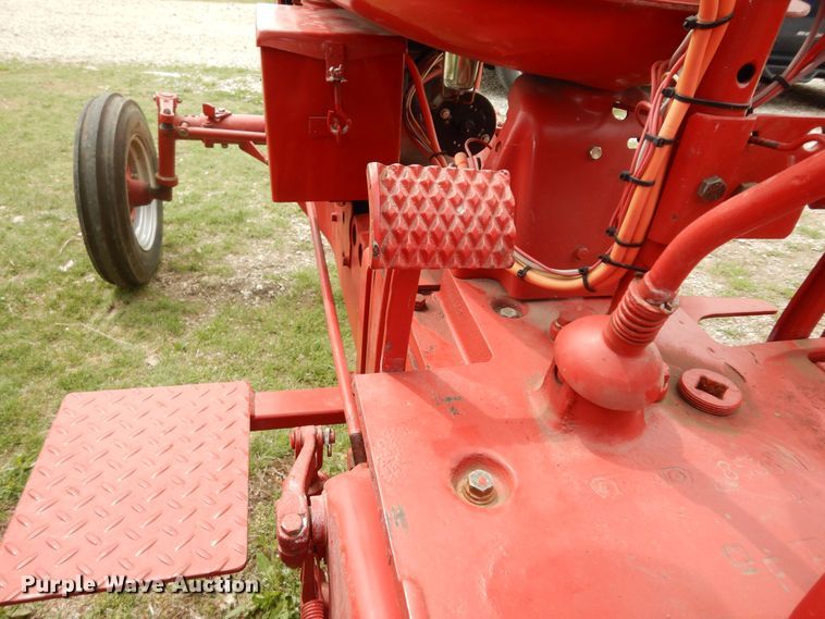 image for item DK1807 International Farmall H  tractor