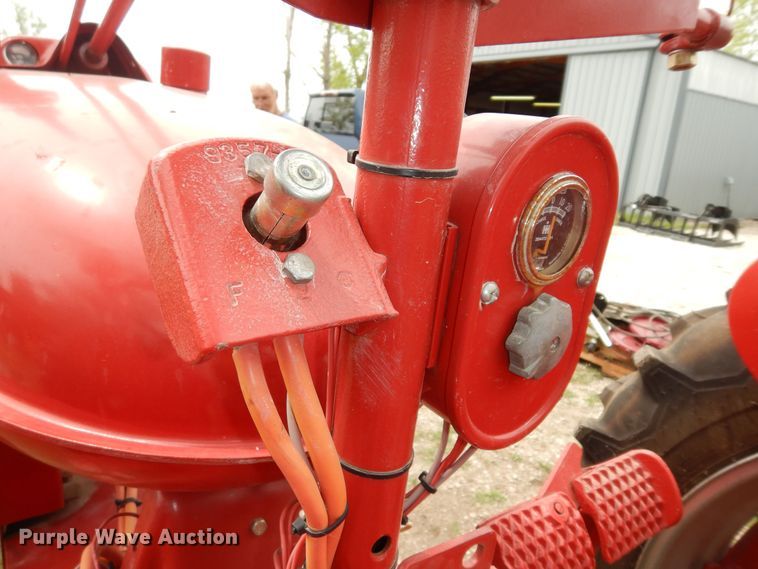 image for item DK1807 International Farmall H  tractor