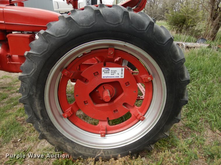 image for item DK1807 International Farmall H  tractor