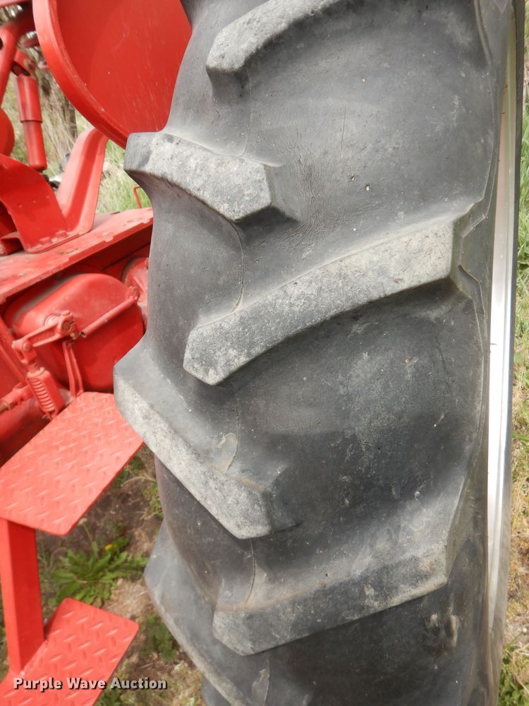 image for item DK1807 International Farmall H  tractor