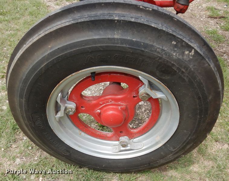 image for item DK1807 International Farmall H  tractor