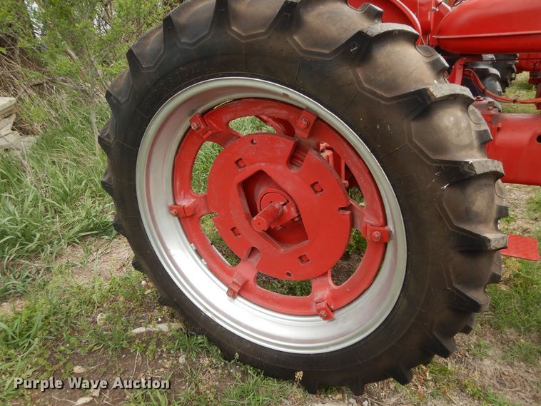 image for item DK1807 International Farmall H  tractor