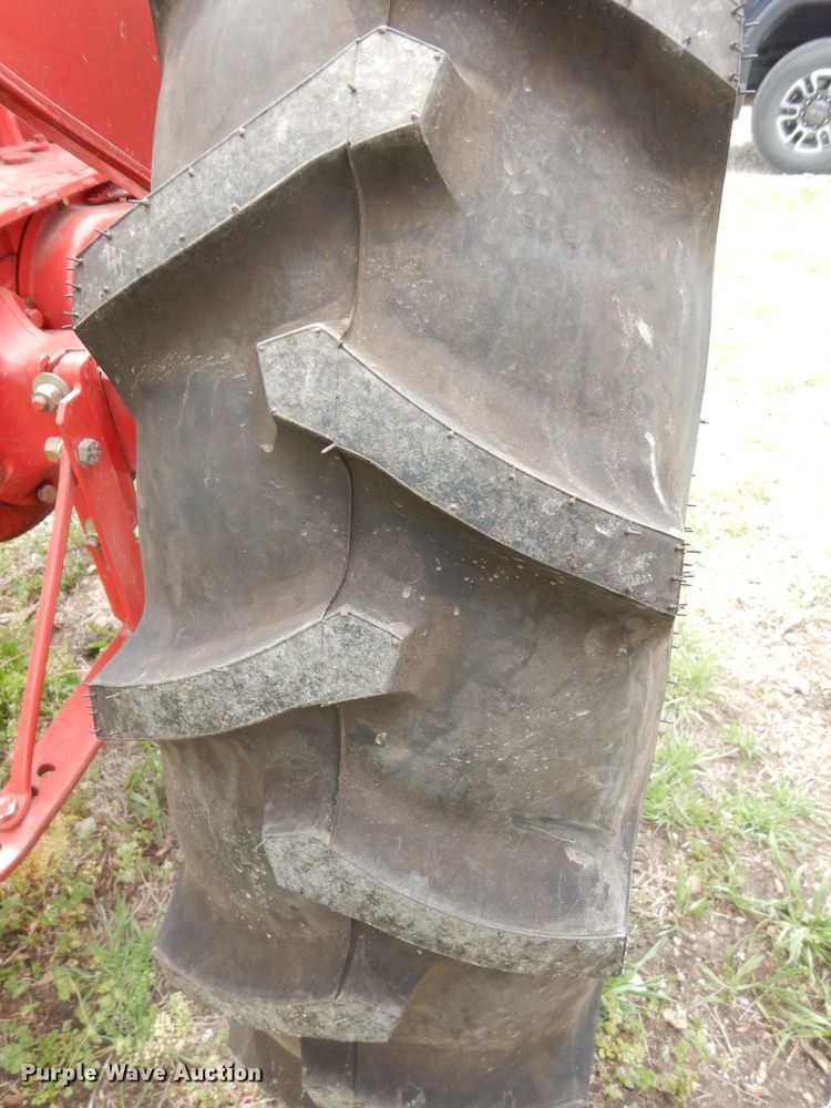 image for item DK1807 International Farmall H  tractor