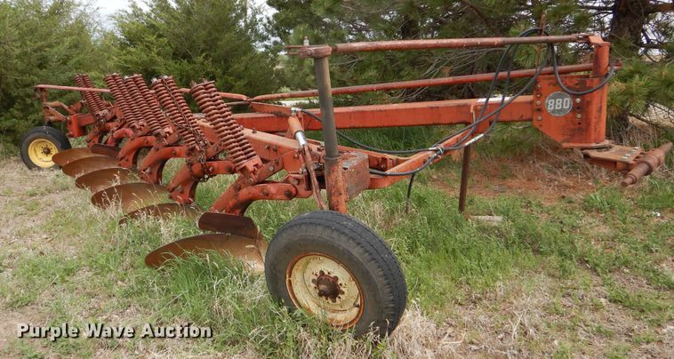 image for item DK1903 Massey Ferguson 880  six bottom plow