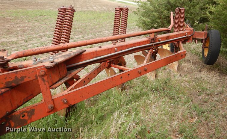 image for item DK1903 Massey Ferguson 880  six bottom plow