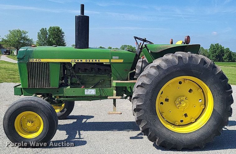 image for item DO3654 1977 John Deere 2840  tractor