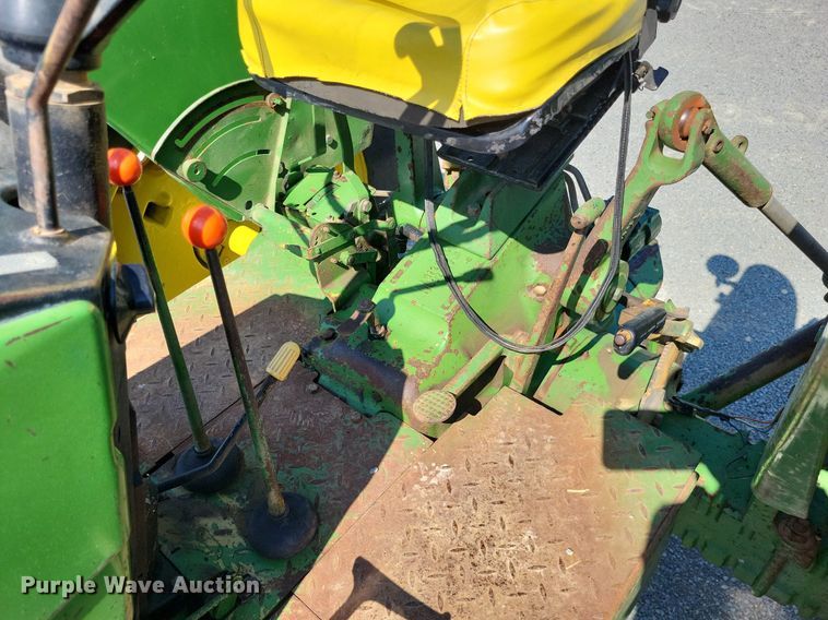 image for item DO3654 1977 John Deere 2840  tractor