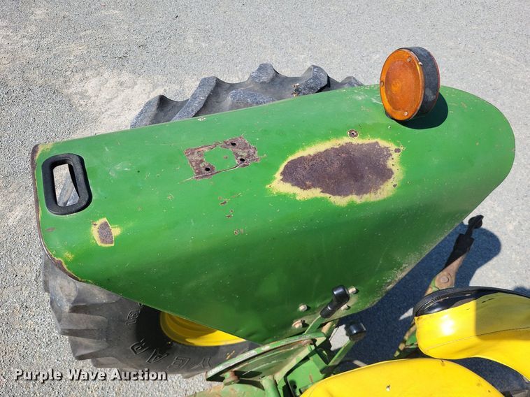 image for item DO3654 1977 John Deere 2840  tractor