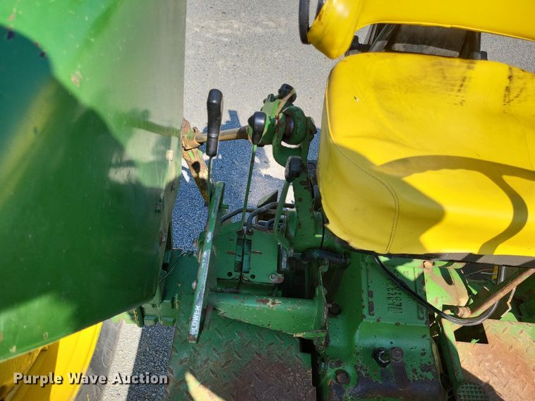 image for item DO3654 1977 John Deere 2840  tractor