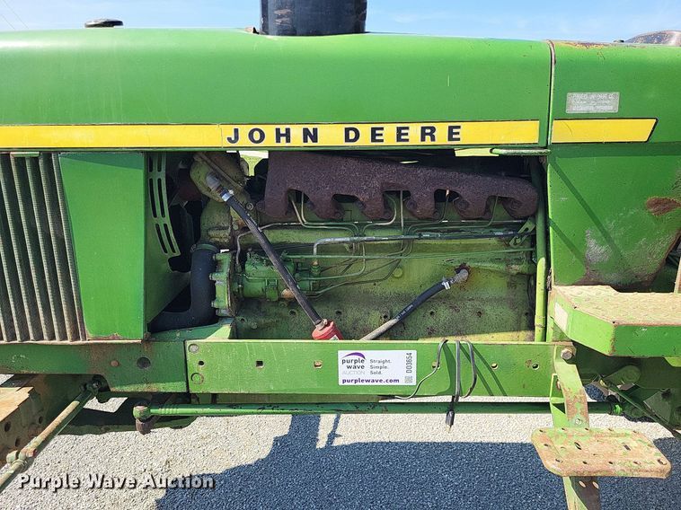 image for item DO3654 1977 John Deere 2840  tractor