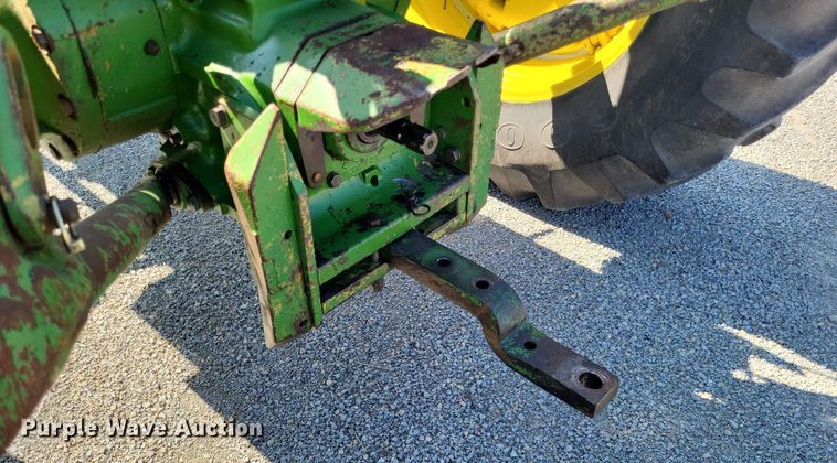 image for item DO3654 1977 John Deere 2840  tractor