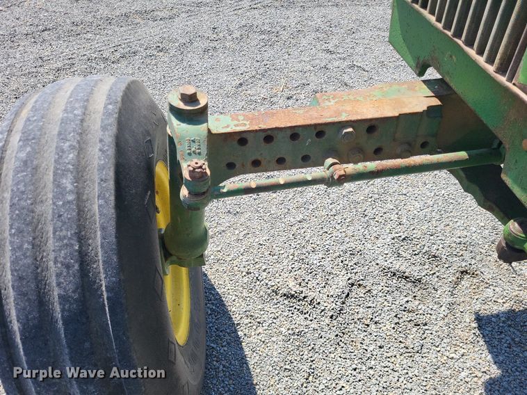 image for item DO3654 1977 John Deere 2840  tractor