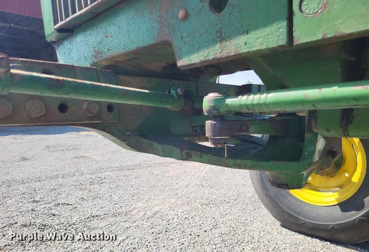 image for item DO3654 1977 John Deere 2840  tractor