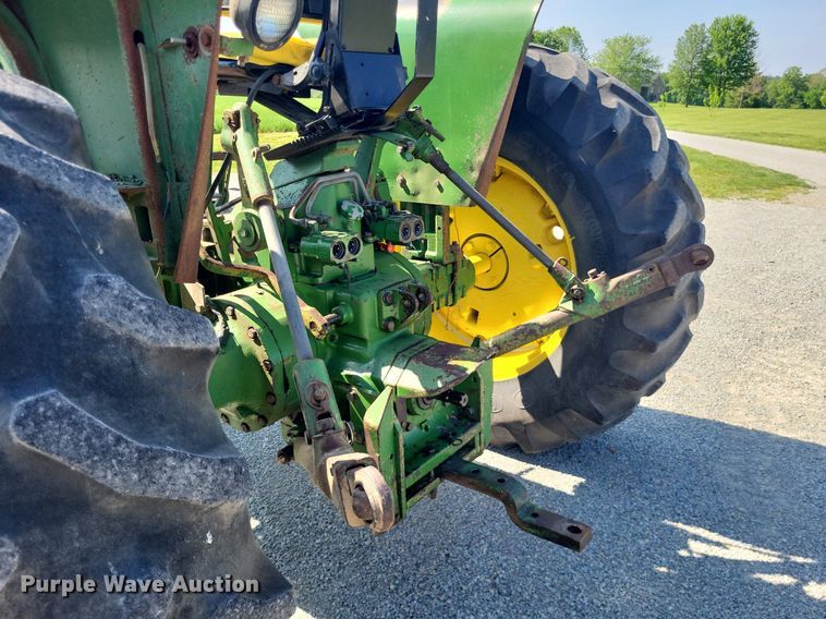 image for item DO3654 1977 John Deere 2840  tractor