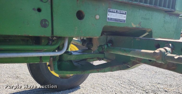 image for item DO3654 1977 John Deere 2840  tractor